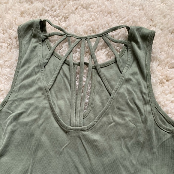 Tank top - Picture 2 of 3